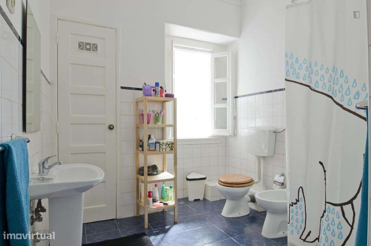 Quarto - localizado em Alameda Lisbon - Grande imagem: 2/14