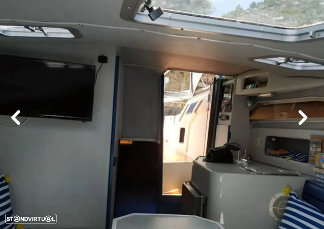 Sea Ray Sea Ray 220 Sundancer - 12