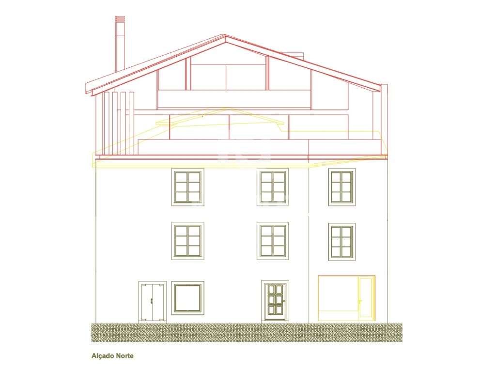 Prédio no Largo Paio Guterres, centro de Leiria. - Grande imagem: 4/16