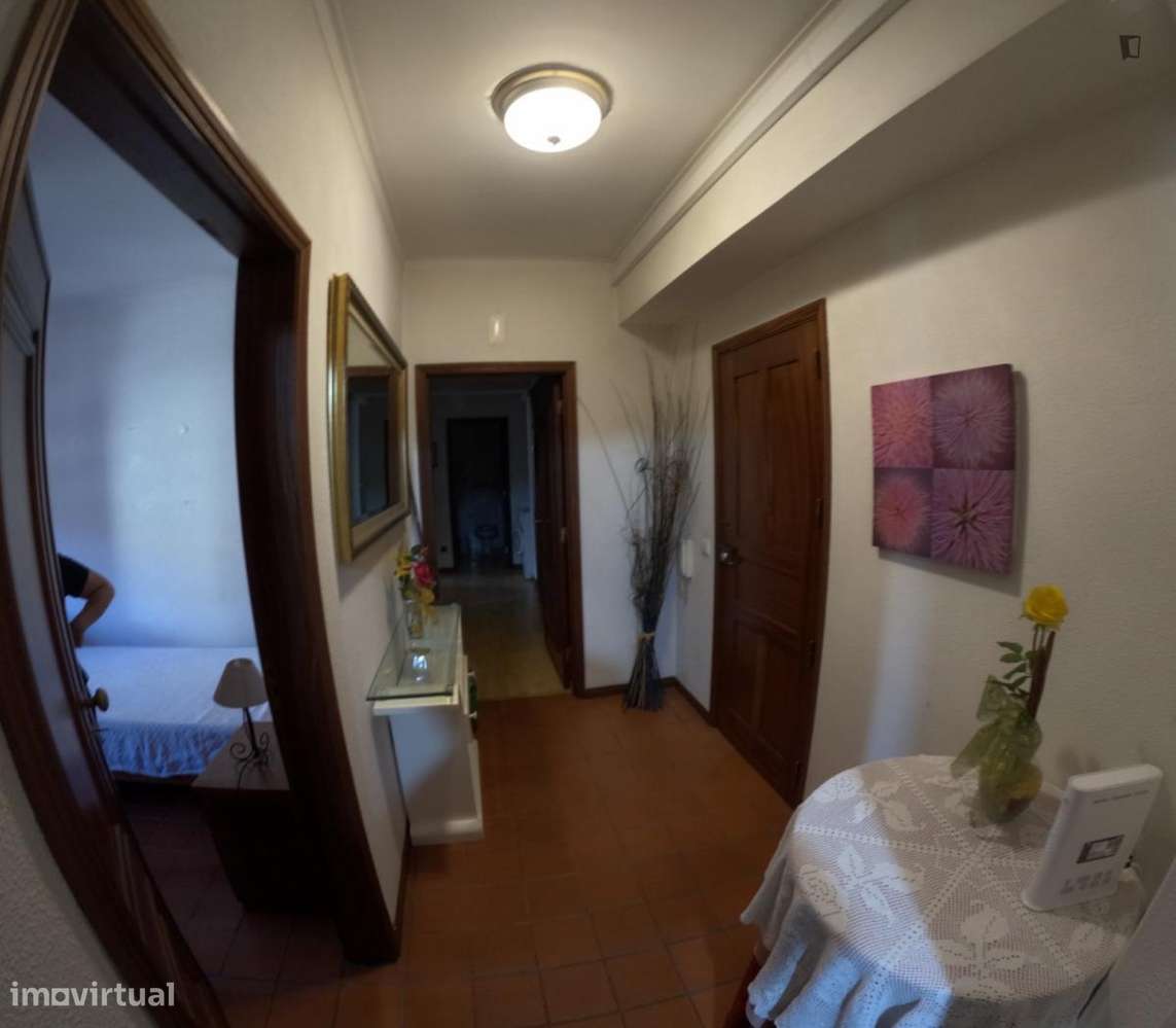 Quarto - localizado em Montes Claros Coimbra - Grande imagem: 2/10