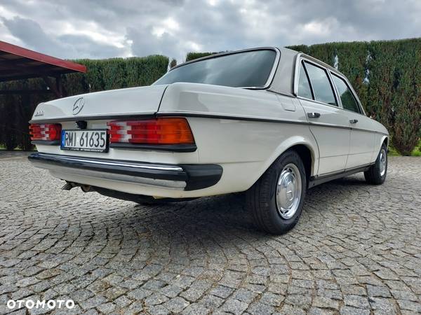 Mercedes-Benz W123 - 18