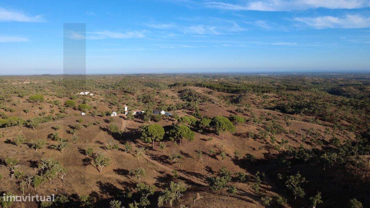 Propriedade única na Serra de Grândola - Terreno de 6,9 ha com vista p-12