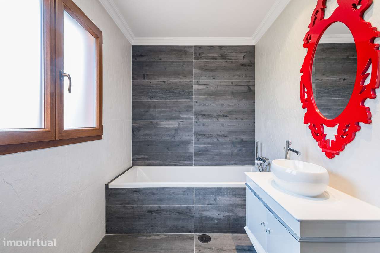 Moradia T4 renovada | Piscina Aquecida - Parceiros-39