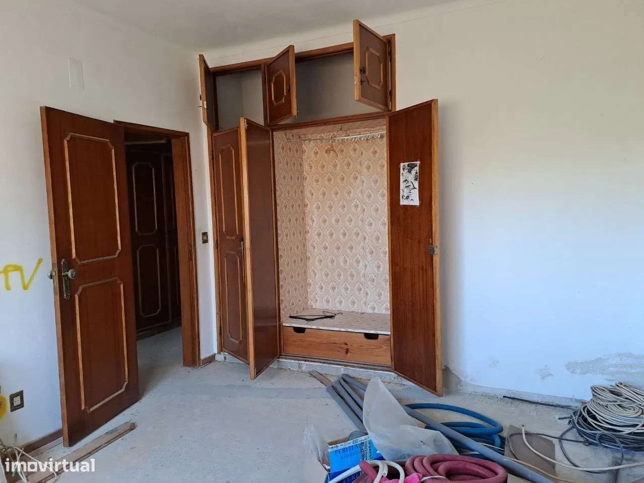 Moradia M5 com Jardim, Quintal com árvores de fruto - Santo Varão-16