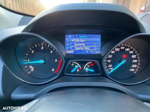 Ford Kuga 2.0 TDCi 4WD Powershift Titanium - 9