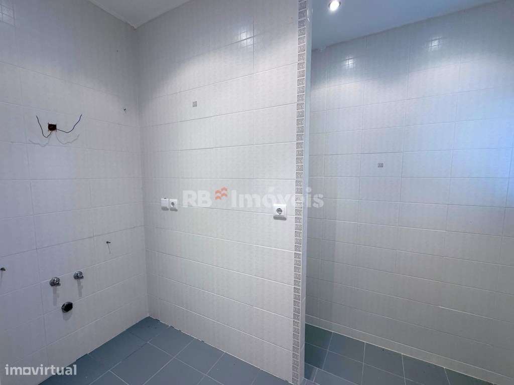 Moradia c/ 754m2 de Construção, Garagem e Jardim - Pedreira, Tomar - Grande imagem: 5/60