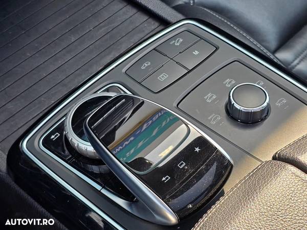 Mercedes-Benz GLS - 32