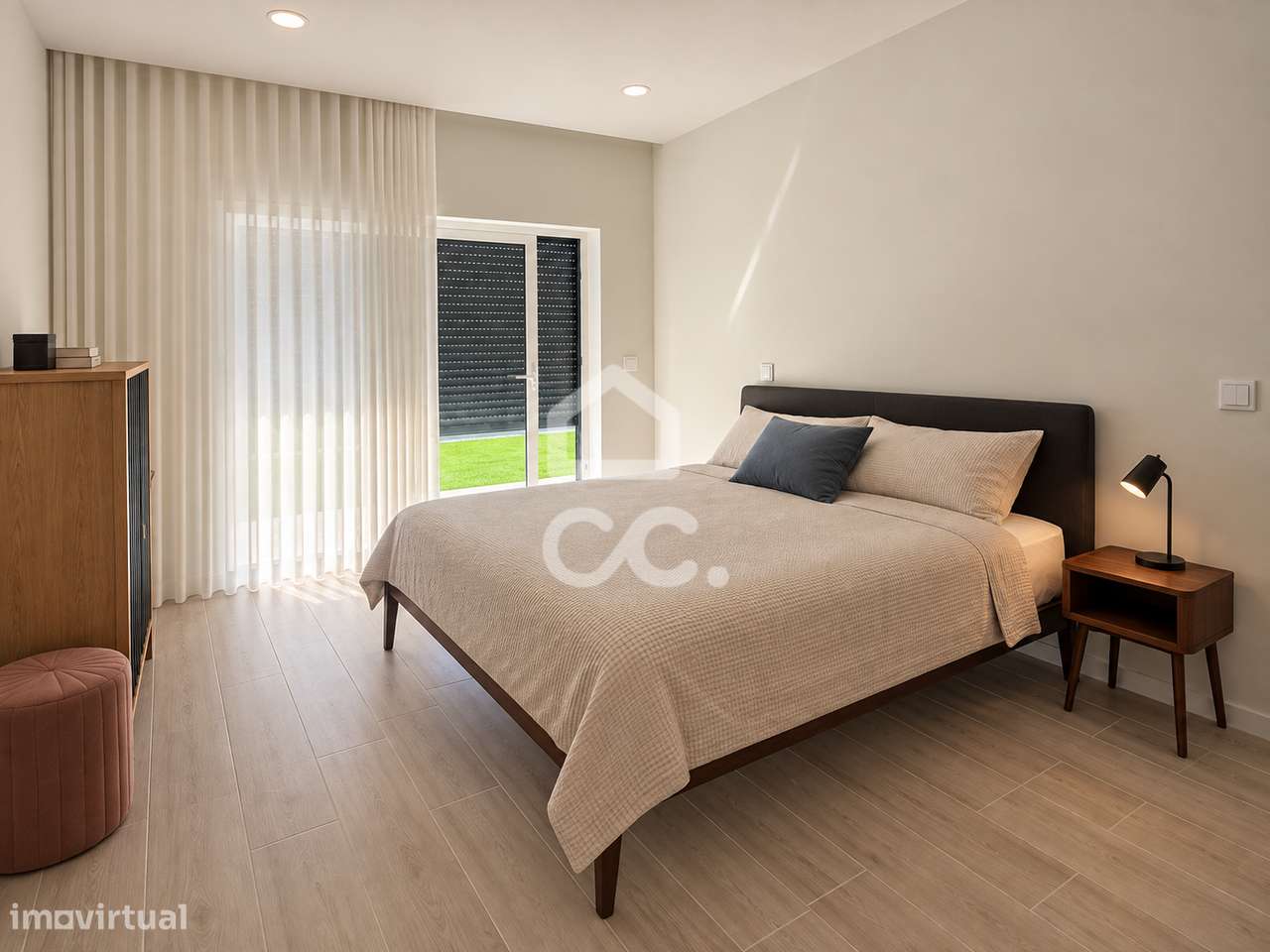 Moradia térrea moderna com piscina e excelentes áreas-17