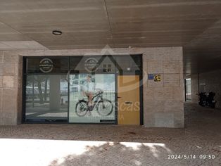 Loja para comércio com parqueamento na Marina do Parque das Nações - Grande imagem: 2/5