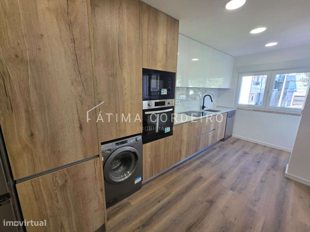 Excelente Apartamento T3 Remodelado em Almada - Grande imagem: 4/21