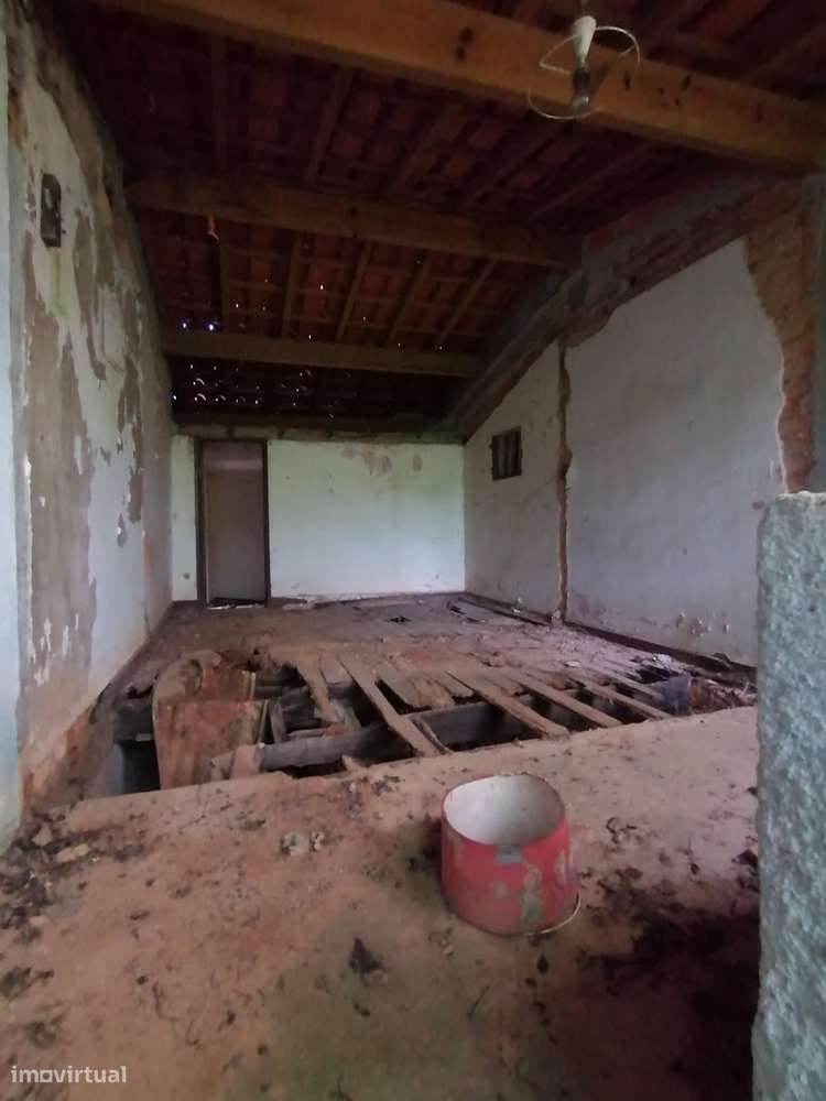 Moradia P/Recuperar em Ceira - Grande imagem: 4/9