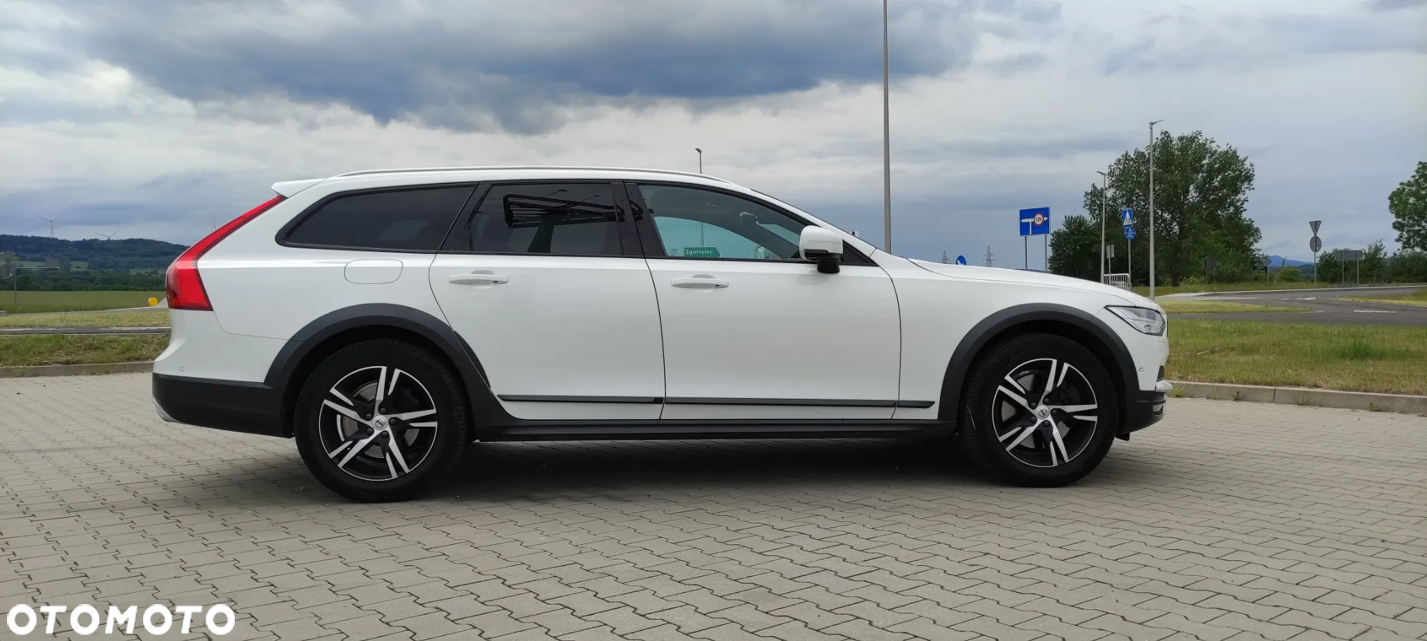 Volvo V90 Cross Country D4 AWD Geartronic - 3