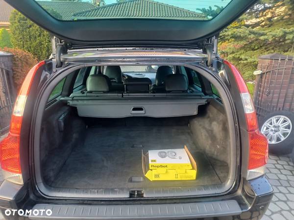 Volvo V70 2.4 Momentum - 5