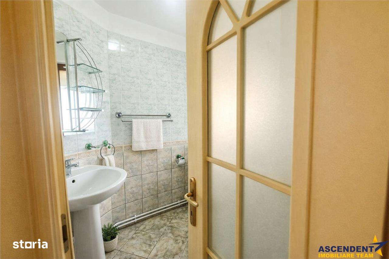 Vila Impetuoasa pe 700mp teren:Spatiu versatil pentru locuintaafacere - Imagine principală: 5/20