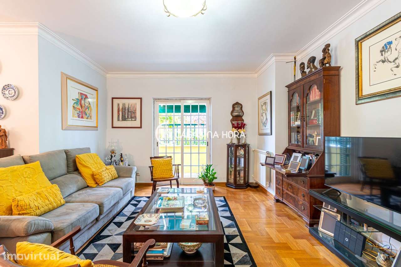 T2 com terraço enorme na Rua Paul Harris, no bairro do  Buzano.-6