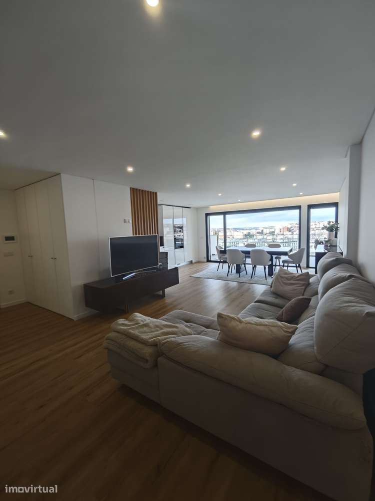 T3 novo com varanda, ar condicionado e vista cidade - Grande imagem: 4/16