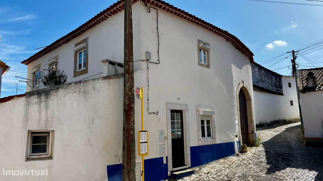 Moradia com T1+T2 Arrendados: Oportunidade no Gradil-5