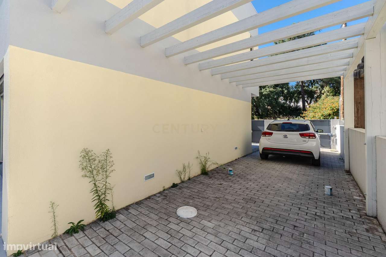 Moradia T3 + 2 com Piscina - Foros de Amora-40