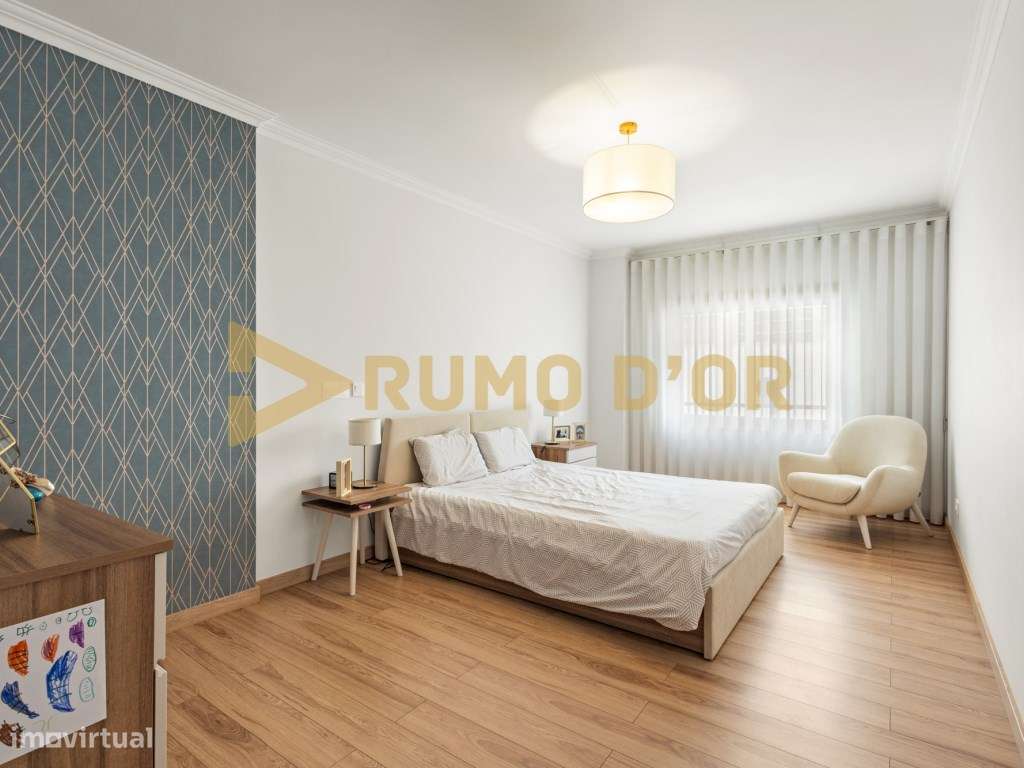Exclusivo T3 em Condomínio Privado no Carregado com Terraço, Varand...-10