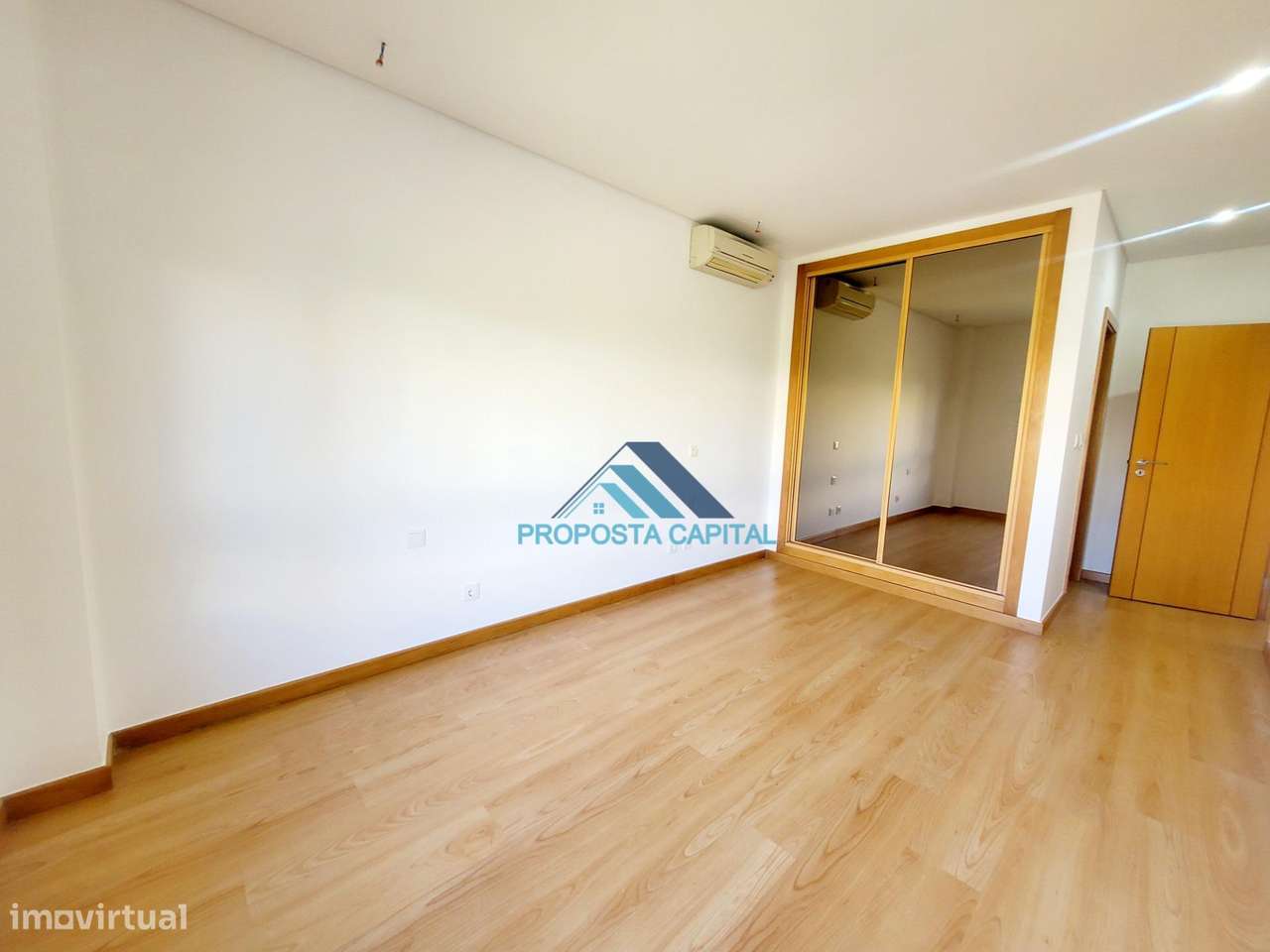 APARTAMENTO T3 C/ 4 LUGARES DE ESTACIONAMENTO | COLINAS DO CRUZEIRO-22