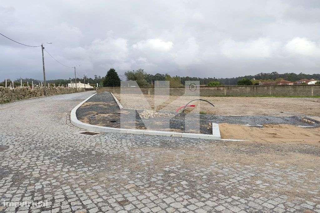 Lote | Terreno | 254m2 | Gião-4
