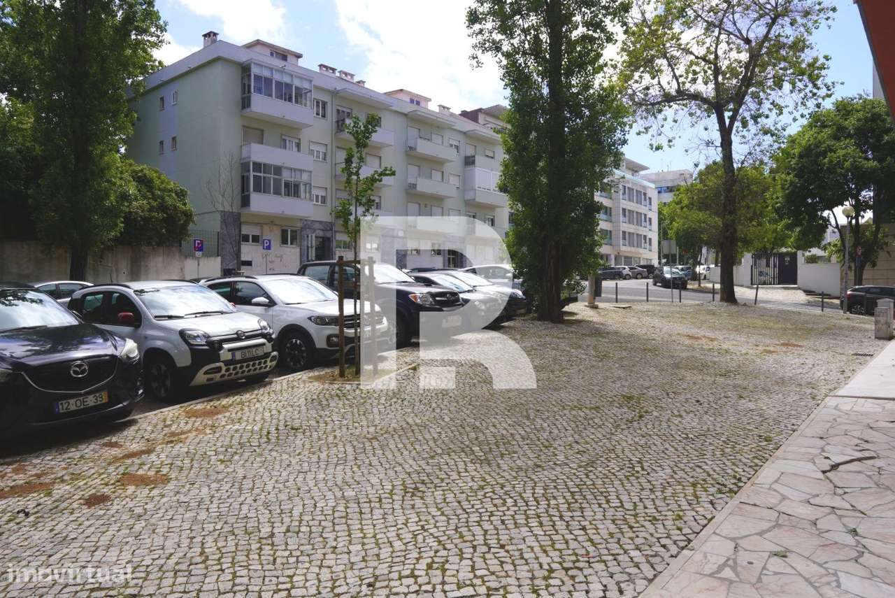 Apartamento T3 totalmente remodelado em Benfica-7