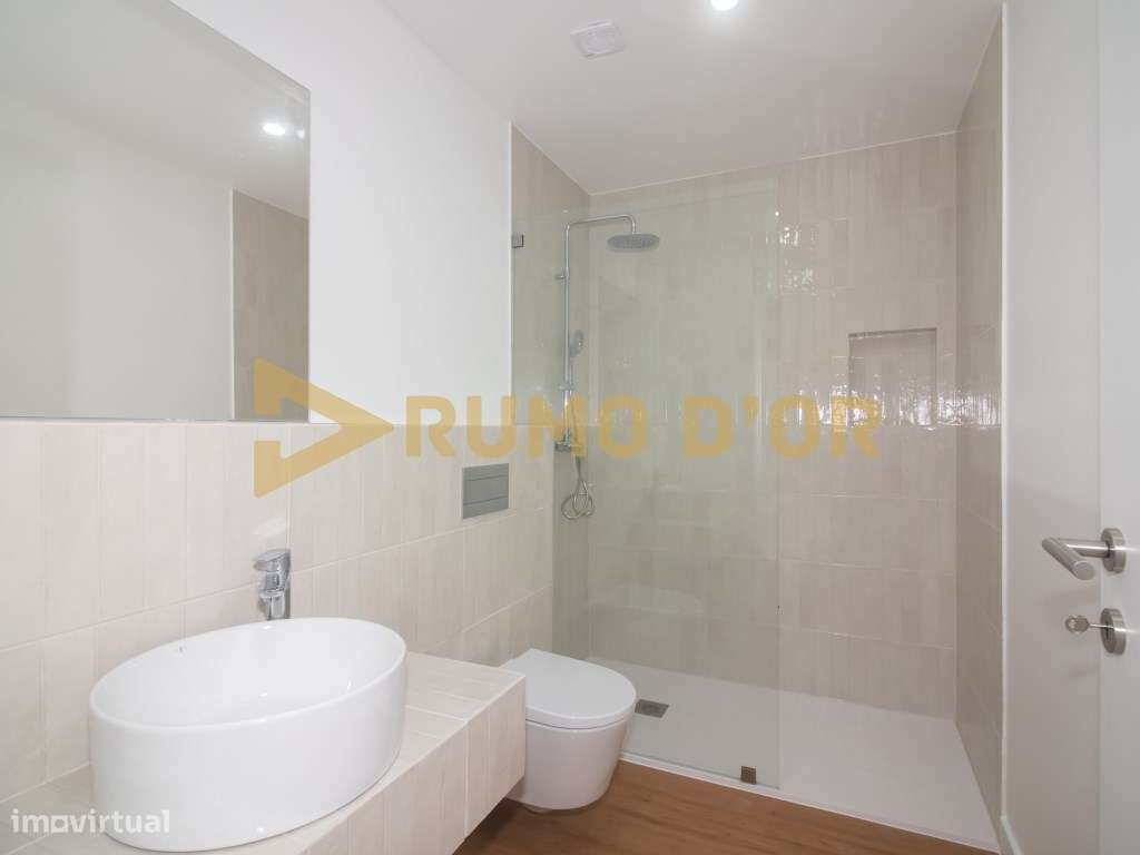 Moradia T3 em Freixial do Meio-19