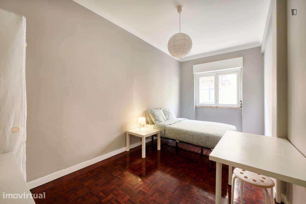 Quarto - localizado em Benfica Lisbon - Grande imagem: 4/42