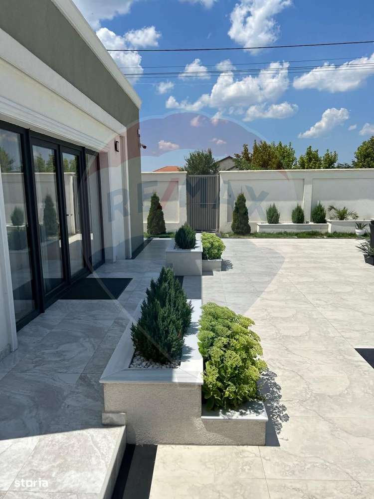 Casă / Vilă cu 6 camere de vânzare-9