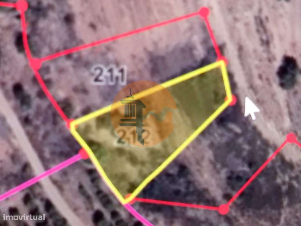 TERRENO COM 840 M2 - COM ÁRVORES - PRÓXIMO DA CORTE DO GAGO - CASTR... - Grande imagem: 2/34