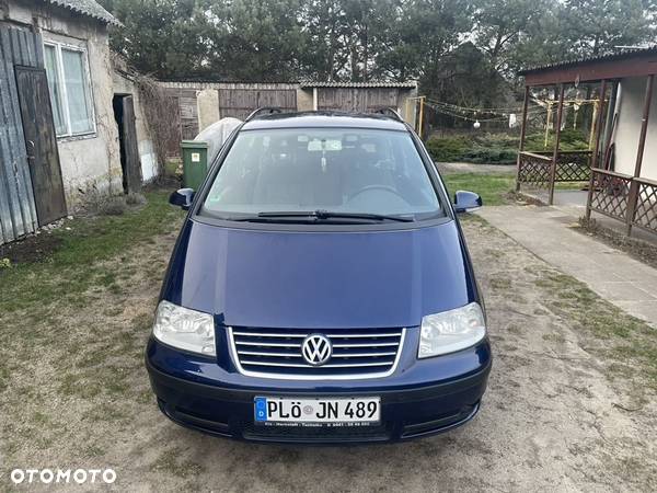 Volkswagen Sharan 2.0 Exclusive Edition - 2