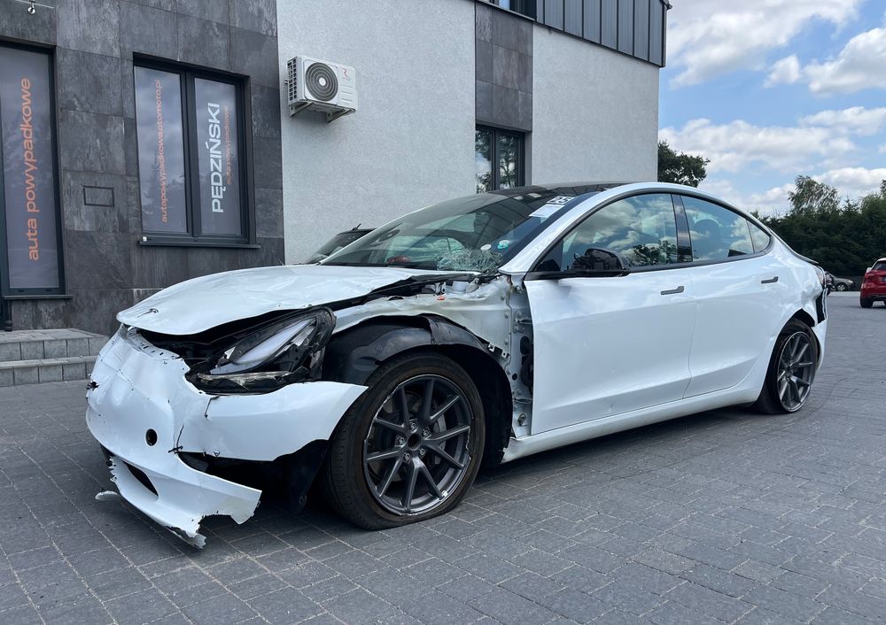 Tesla Model 3 2023