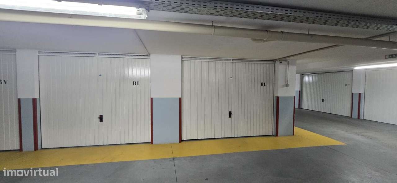 Apartamento T3+1 duplex, 1º piso, BOX para 2 carros - Oliveira Douro - Grande imagem: 5/19