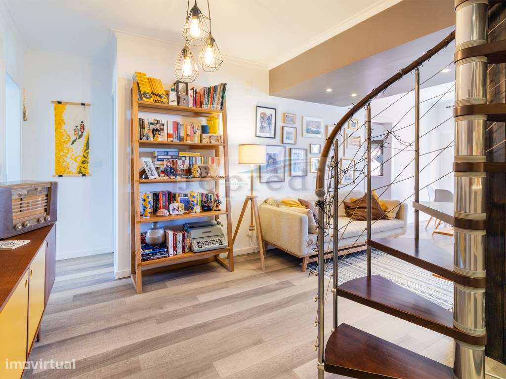 Apartamento T2+1 Duplex com terraço e vista mar-6