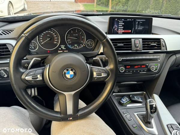 BMW Seria 3 330d Touring xDrive Sport-Aut Sport Line - 33