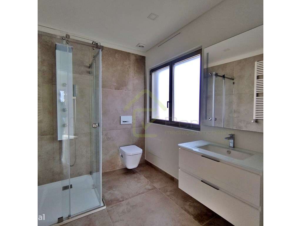 Apartamento T3 NOVO com Vista de Mar !!-5