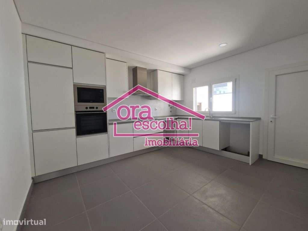 Moradia T3 + 1 Geminada NOVA com Alpendre e Pérgula - Fernão Ferro! - Grande imagem: 3/18