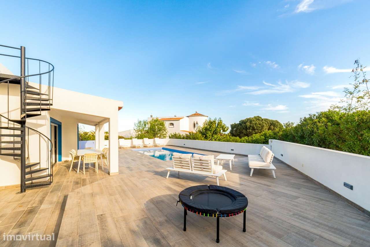 Deslumbrante moradia com piscina, terraço e vista mar-41