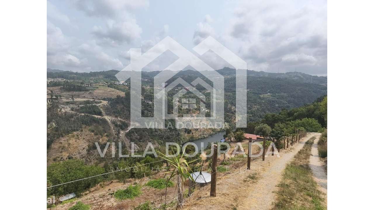 Casa com Terreno e vista sobre o Rio Douro-9