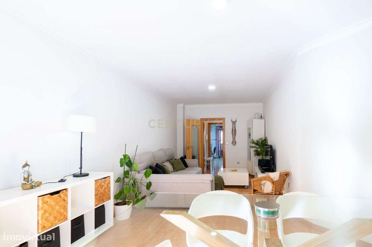 Excelente Apartamento T2 com elevador e garagem-20