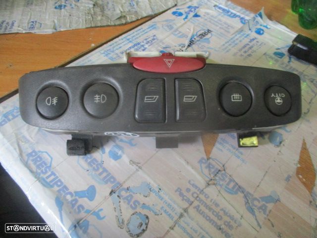 Peça - Interruptor A223 Fiat Punto 2001 Consola Botões