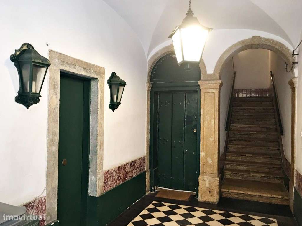 Apartamento T2 mobilado na Baixa de Lisboa-Prédio Pombalino - Grande imagem: 2/28