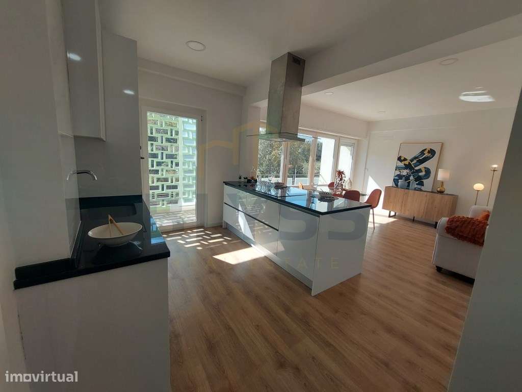 Apartamento T3, Totalmente Remodelado situado em Benfica, *Oferta d... - Grande imagem: 2/20