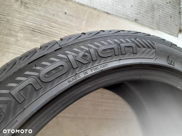 OPONY 295/35 R18 99V NOKIAN - 4