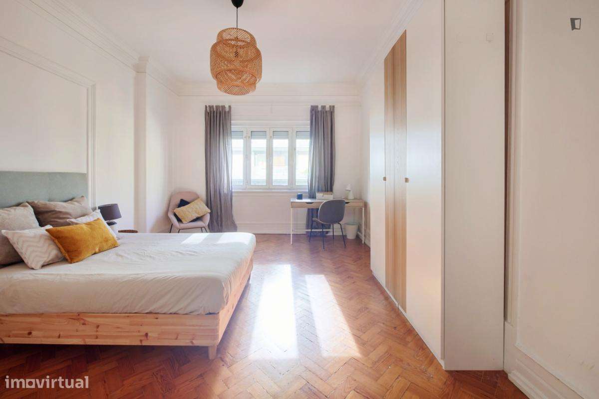 Quarto - localizado em Marquês de Pombal Lisbon - Grande imagem: 2/15