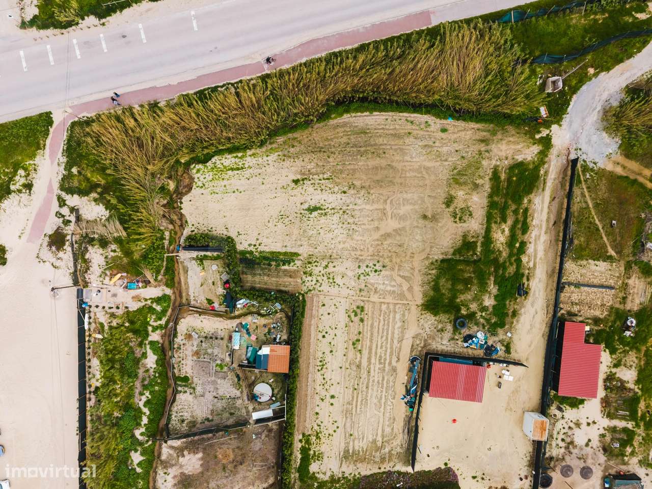 Terreno de 1980 m2 ao lado da praia. - Grande imagem: 3/13