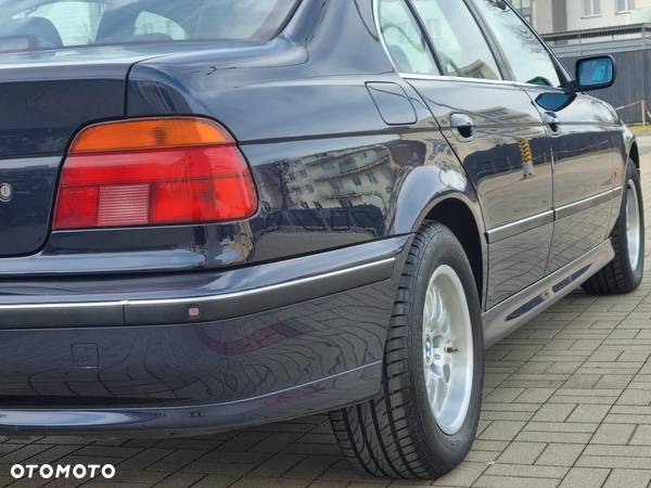 BMW Seria 5 520i - 14