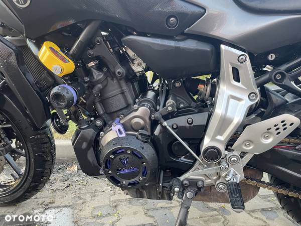 Yamaha MT - 8