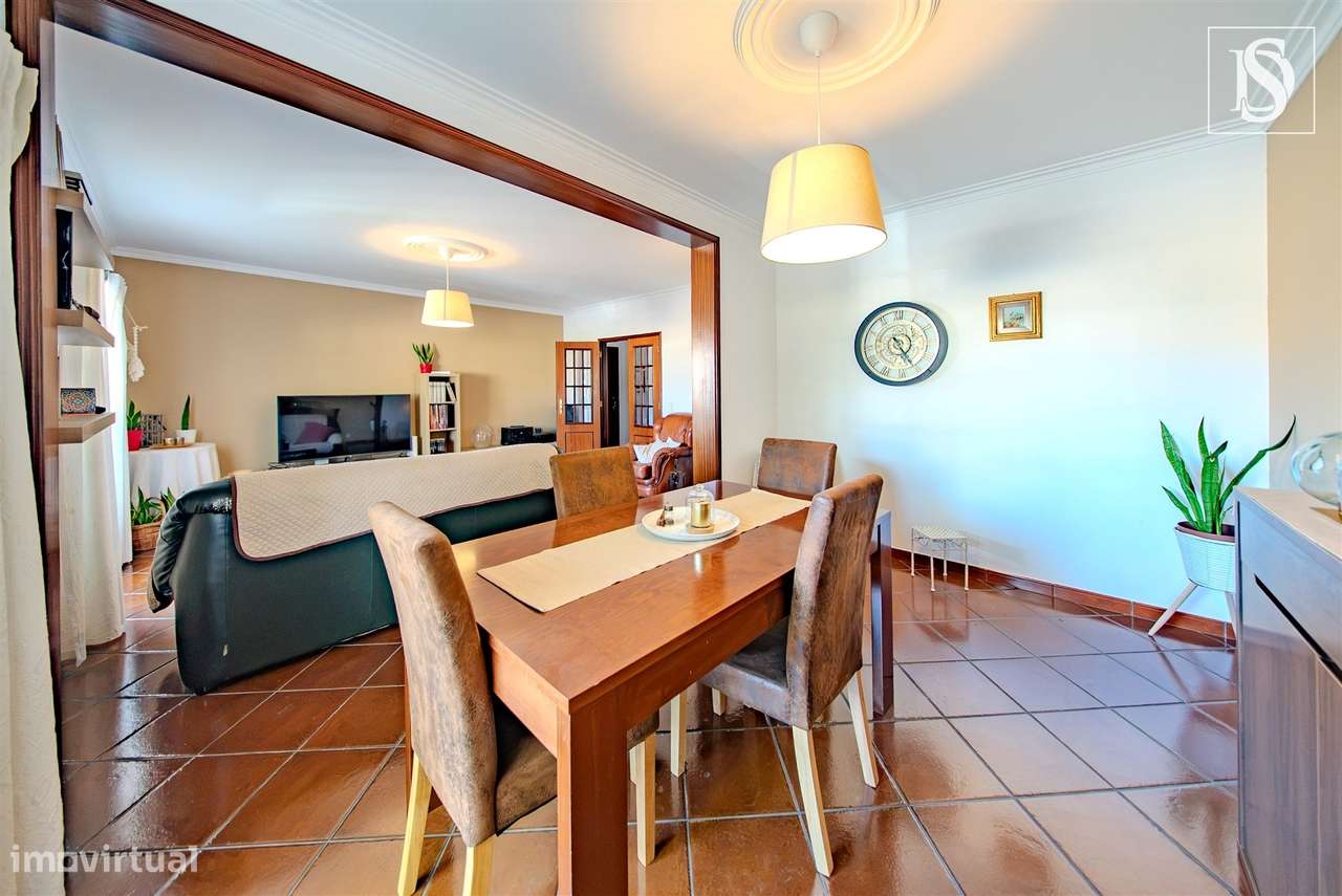 Apartamento T4 c/ Garagem-7