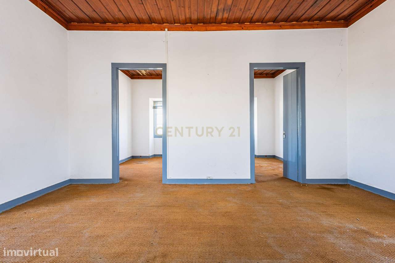 Quinta Rústica com Lagar de Azeite e Terreno de 16.000m2 perto de Leir - Grande imagem: 5/29